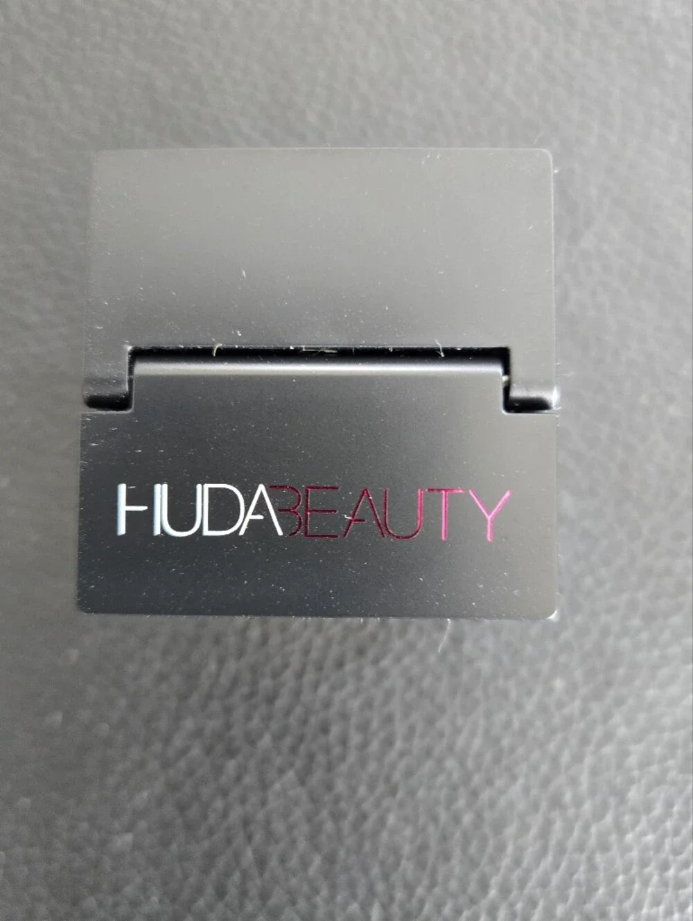 HUDA BEAUTY portable huda